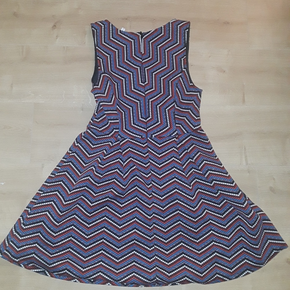 🌺BCBGeneration Fit&Flare dress final - Picture 4 of 10